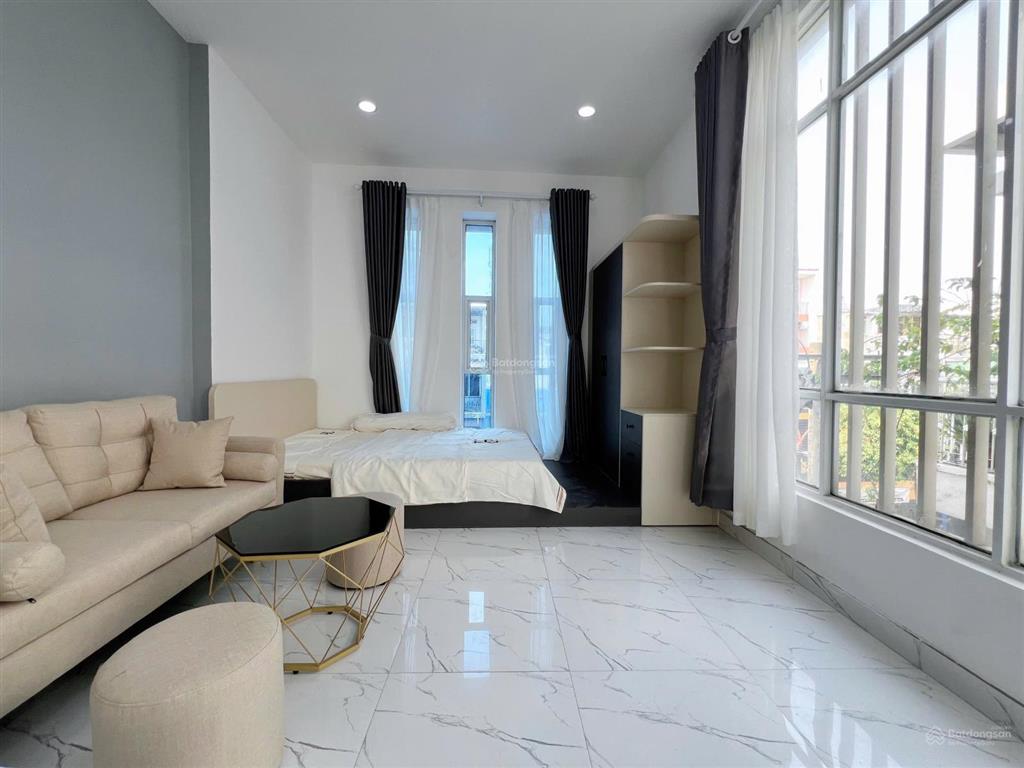 Căn hộ full nội thất 45m2 ban công & máy giặt riêng ở cách mạng tháng 8 sát bên ngã tư bảy hiền