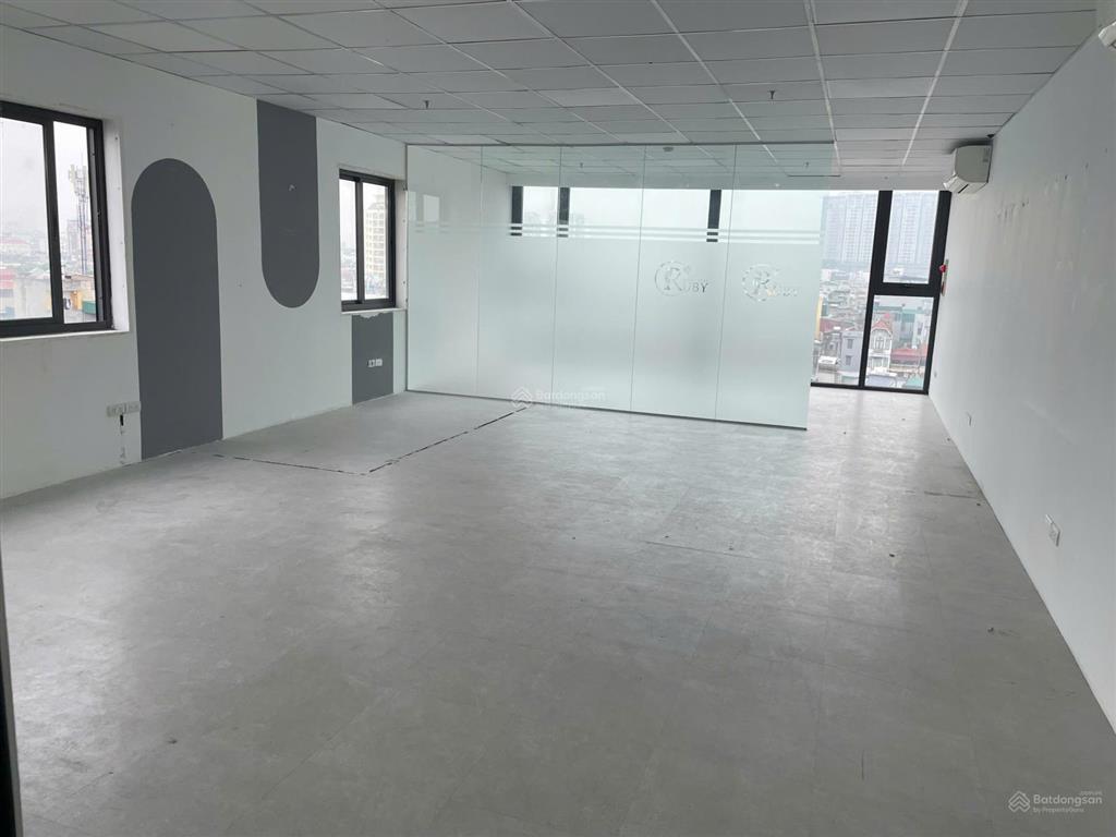 Cho thuê văn phòng tại phố kim mã, 20 triệu, 80m2, cơ bản, mặt tiền 7m