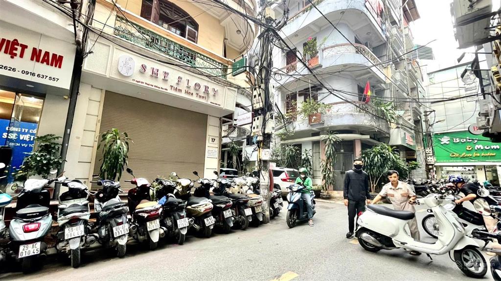 Cho thuê tầng 1, tại ngõ 121 phố thái hà, 25m2 chỉ 5,5 triệu không thu phí dịch vụ