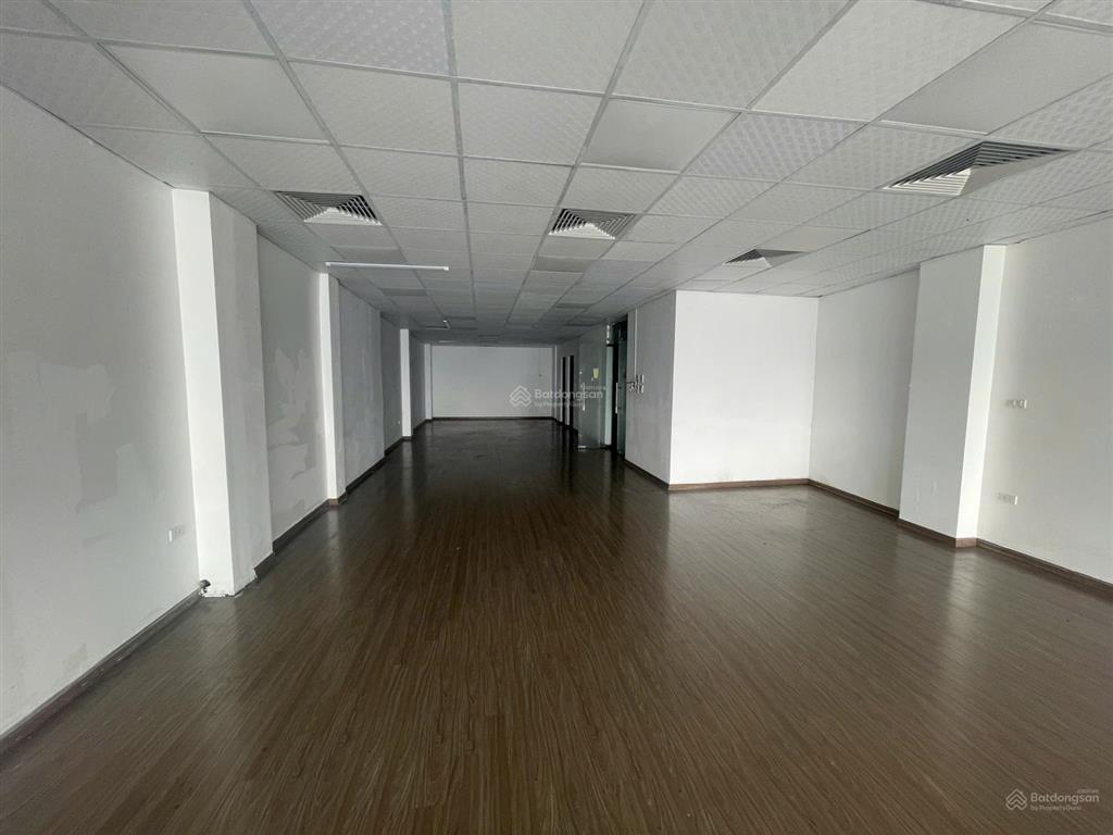 Cho thuê văn phòng tại phố bà triệu, 40 triệu, 150 m2, giá tốt