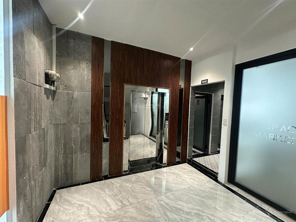 Thanh lý gấp giá rẻ sàn văn phòng ngay trung tâm chợ võ văn tần, 75m2 thông sàn