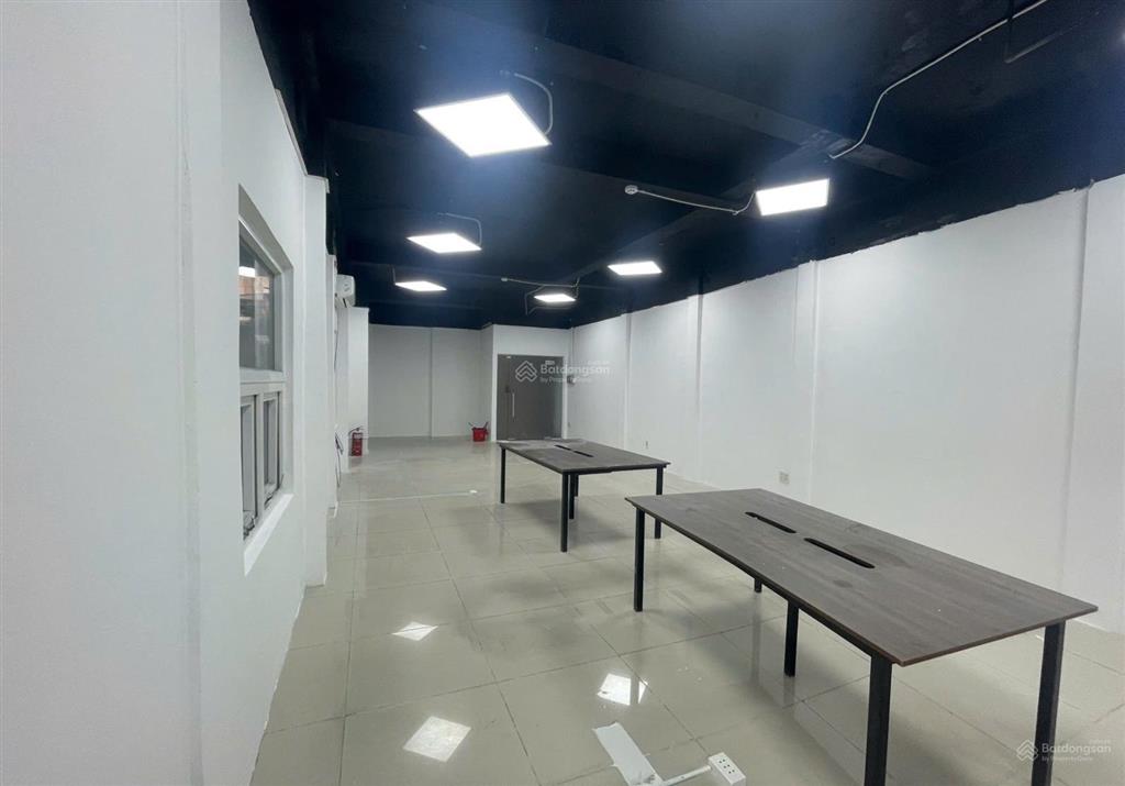 Chuyển công tác cần thanh lý gấp sàn văn phòng 95m2, giá chỉ 32 tr/tháng, tại trung tâm quận 3