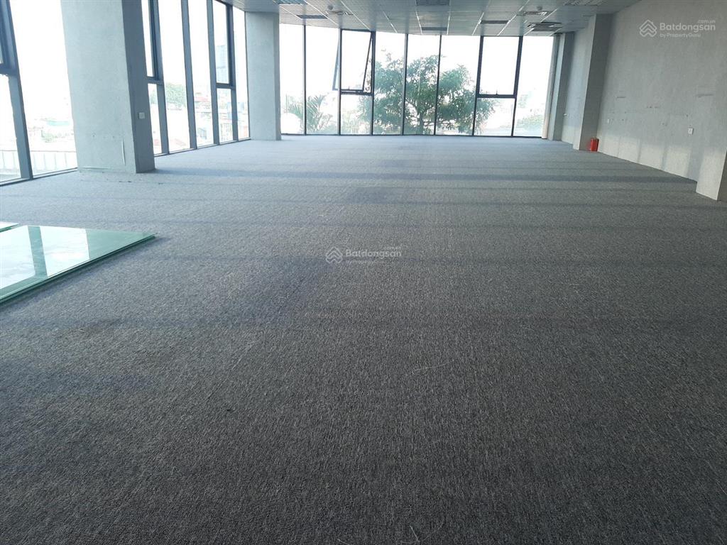 Cần thanh lý sàn văn phòng du lịch 180m2, hầm xe rộng, thang máy mới