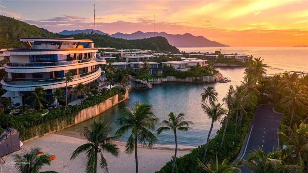 Bán căn góc 3 mặt biển tòa sanhome dự án libera nha trang giá 2 tỷ 350