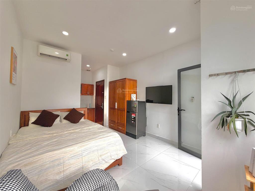 Studio ban công ngay yên thế chỉ 2 phút đi sân bay  đh hàng không  cv hoàng văn thụ