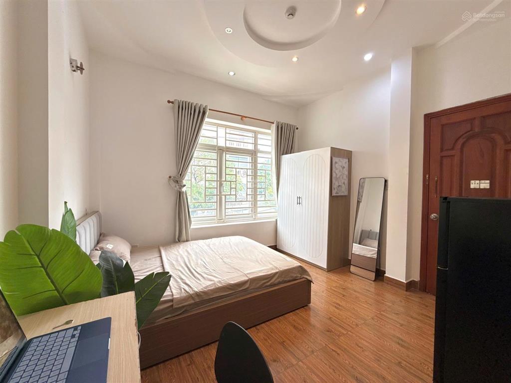 Studio cửa sổ trời ngay k300 etown cộng hòa  lotte mart cộng hòa đi công viên hoàng văn thụ