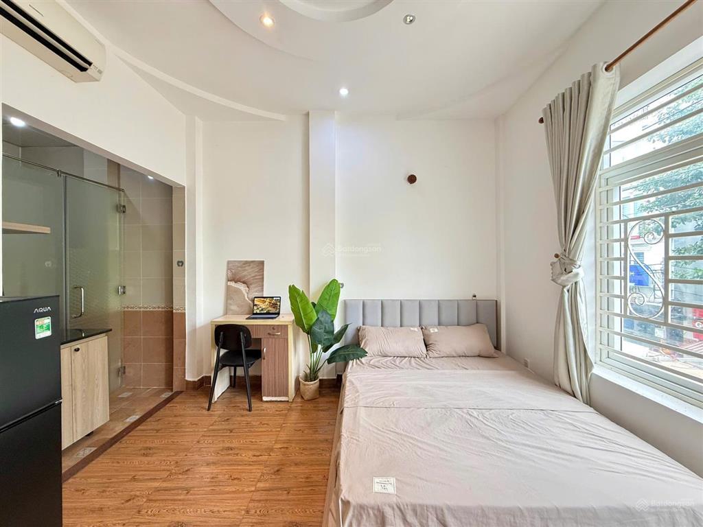 Studio cửa sổ trời ngay k300 etown cộng hòa  lotte mart cộng hòa đi công viên hoàng văn thụ