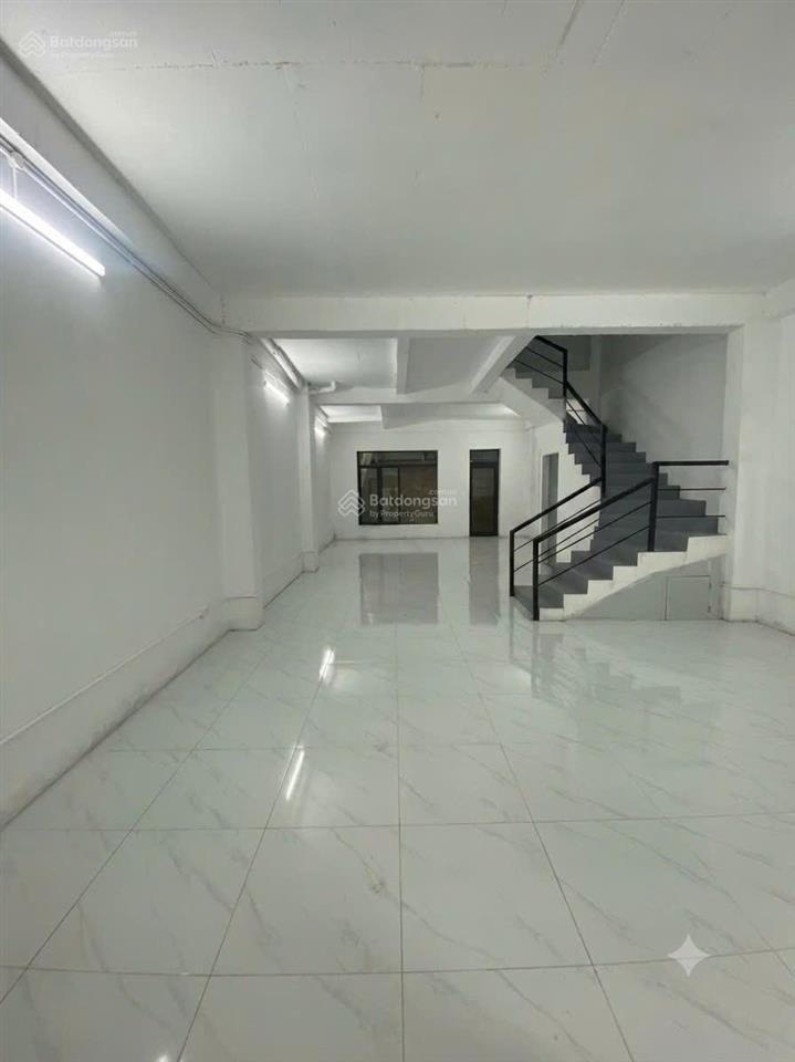 Chỉ 18triệu/tháng cho thuê nhà 4 tầng 120m*4 tại kđt geleximco lê trọng tấn, dương nội