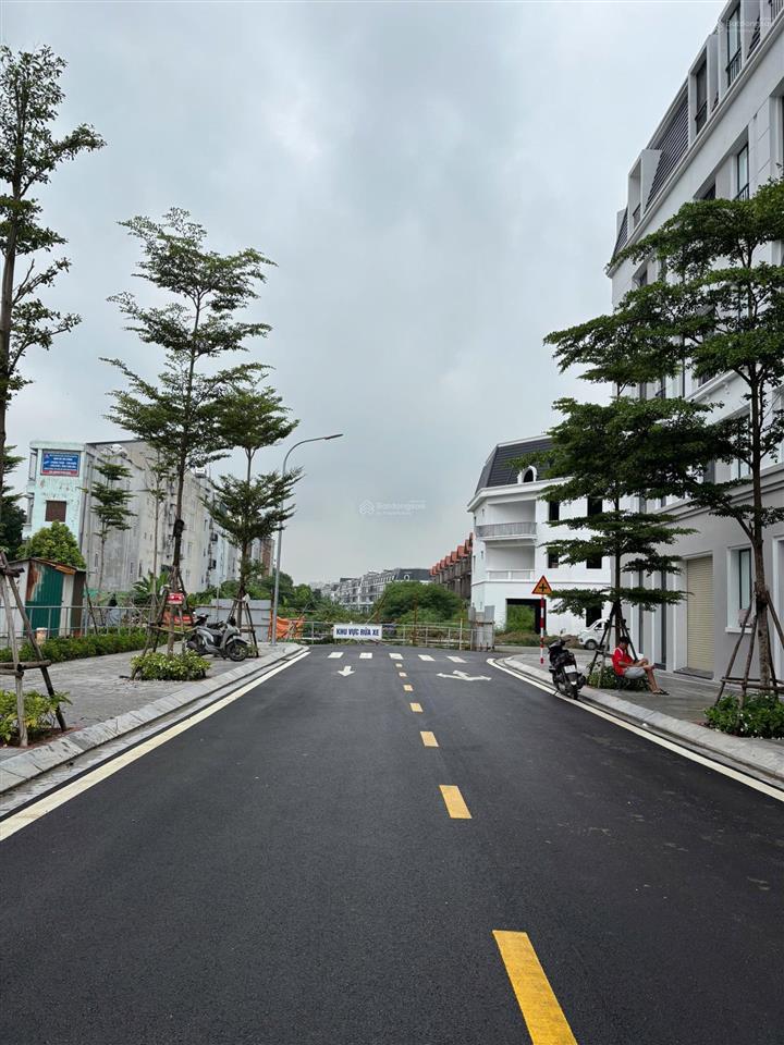 Chỉ 13,3 tỷ sở hữu ngay liền kề văn phú siêu đẹp 60,3m, có hố chờ thang máy