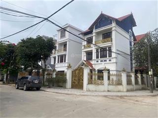 Chính chủ gửi bán biệt thự đồng xép, nhà hoàn thiện đẹp, lô góc 2 mặt tiền cực thoáng.