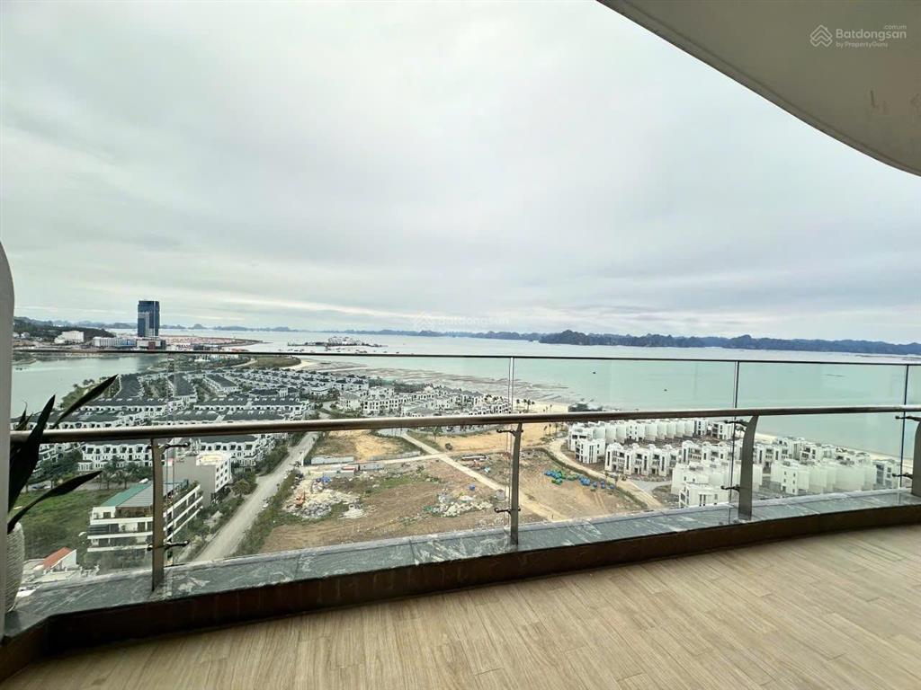 Cần cho thuê 3 pn citadines tầng cao ban công rộng