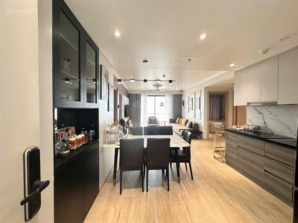 Cần cho thuê 3 pn citadines tầng cao ban công rộng