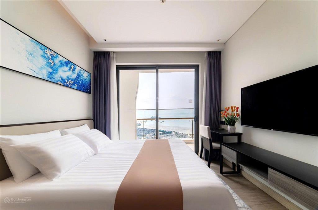 Chủ nhà cần bán căn 2pn góc tòa a mã 09 tầng cao đã nhận lại nhà có thể cho thuê hoặc ở.