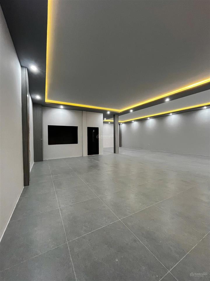 Bán nhà mặt phố nguyễn trung trực, cách đống đa 50m, gần ngân hàng acb. thuận tiện kinh doanh