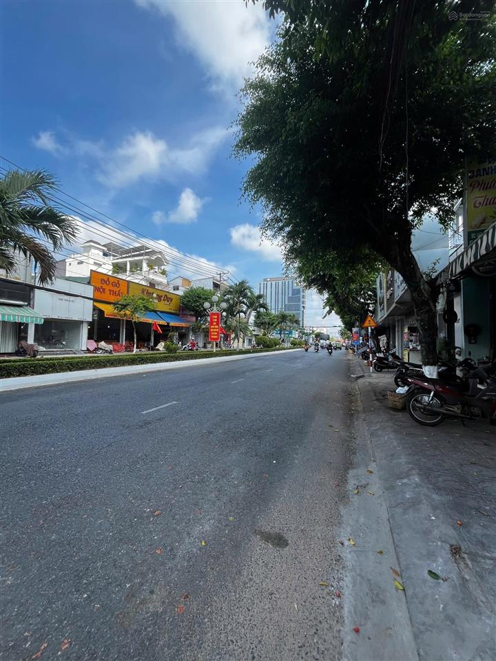 Bán nhà mặt phố nguyễn trung trực, cách đống đa 50m, gần ngân hàng acb. thuận tiện kinh doanh