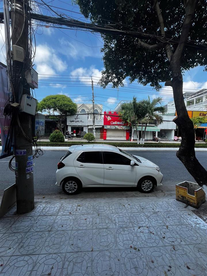 Bán nhà mặt phố nguyễn trung trực, cách đống đa 50m, gần ngân hàng acb. thuận tiện kinh doanh