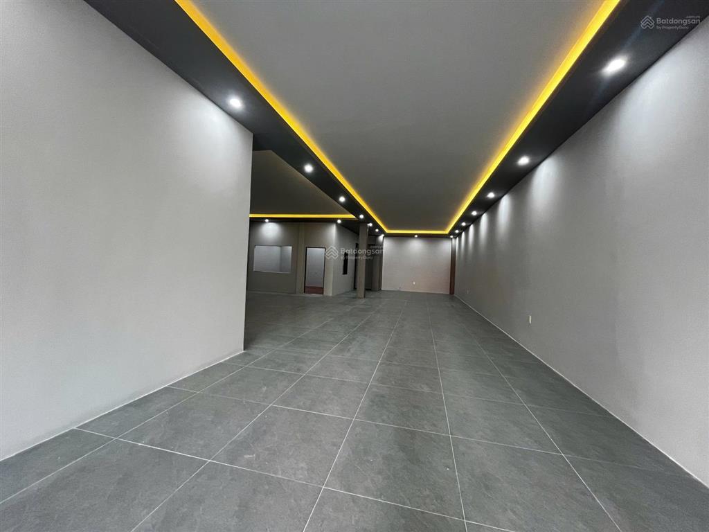 Bán nhà mặt phố nguyễn trung trực, cách đống đa 50m, gần ngân hàng acb. thuận tiện kinh doanh
