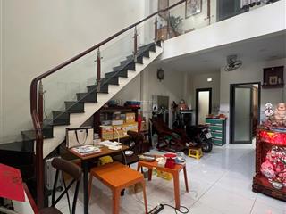 Bán nhà cấp 4 linh xuân thủ đức dt 91 ngang 5,7
gía 6.4
hẻm 109 .6m nhựa nhà gồm 2 phòng ngủ