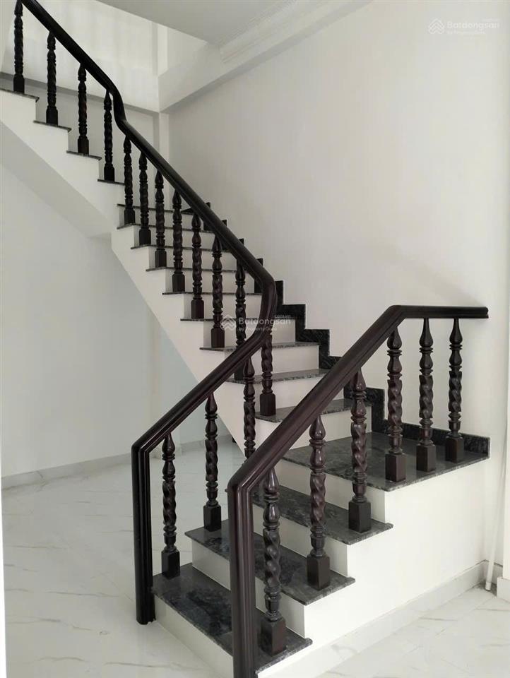 Linh tây  kha vạn cân dt 52m²  giá 4,9 tỷ tl p. khách, bếp, 4p. ngủ, ... dt 50m²