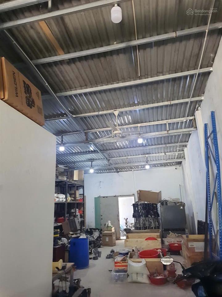 Binh chiểu. dt = 168m2. căn nhà cấp 4 1 vp, 1 pn, 1wc. đang cho thuê vp và kho