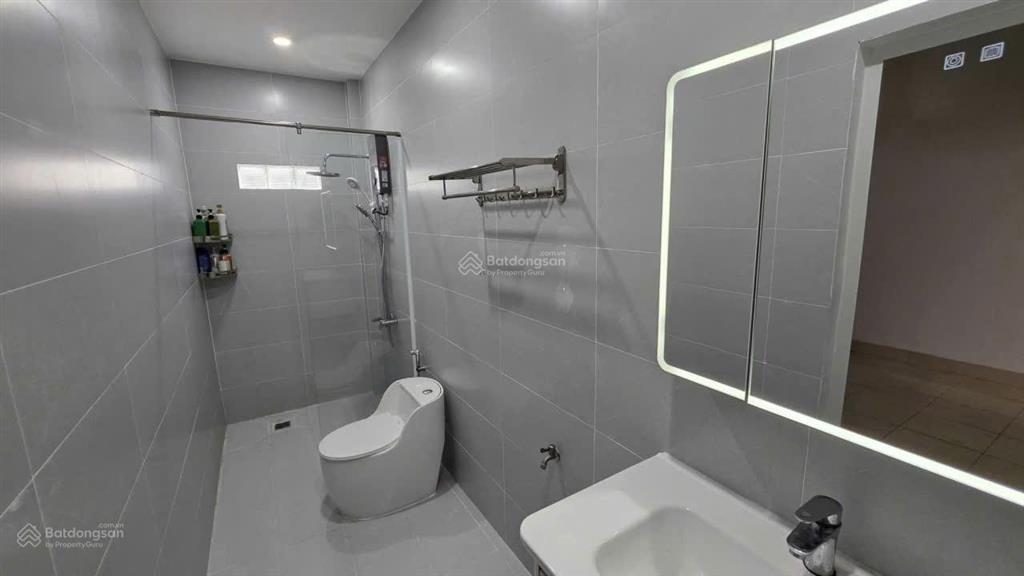 3 lầu gồm 4pn 4wc t. gần chợ đầu mối thủ đức. diện tích  48.4m² giá 5,5ty