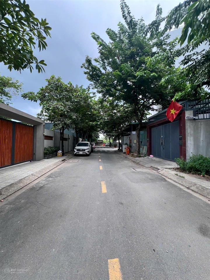 Khu dân cư centerhome trường thọ  gần đường 2 diện tích 81.8m2  ngang 6.21m giá 7,5ty