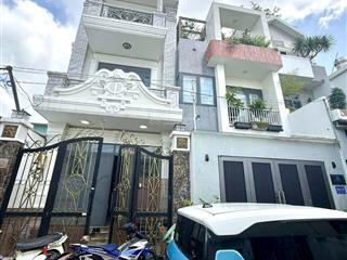 Chur gui
bán nhà bình chiểu thủ đức dt 74m2 (4,5*16,5)
kết cấu. tret 3 lầu gồm 6 phòng ngủ ,7,5ty