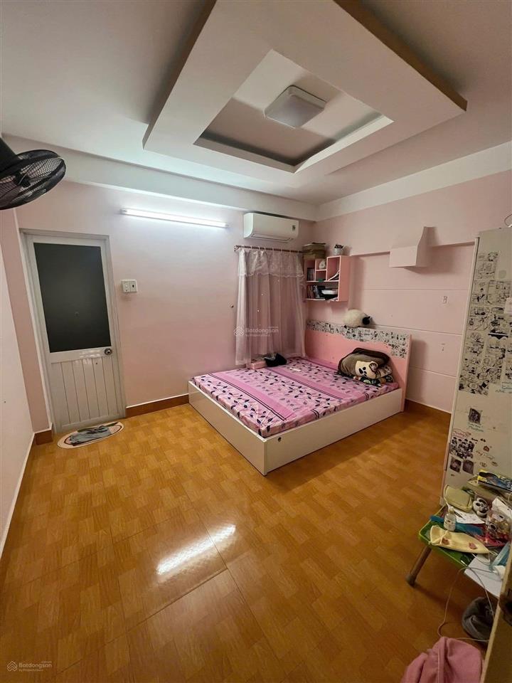 Chủ 1 trệt + 1 lửng + 1 lầu, 3 phòng ngủ, 3 phòng vệ sinh. hbc giá 6,9ty. dt 55m2