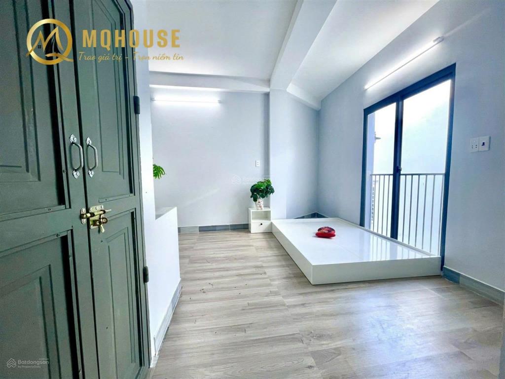 Phòng ban công sạch sẽ đầy đủ nội thất thoáng mát ở chu văn an  học viện cán bộ  quận bình thạnh