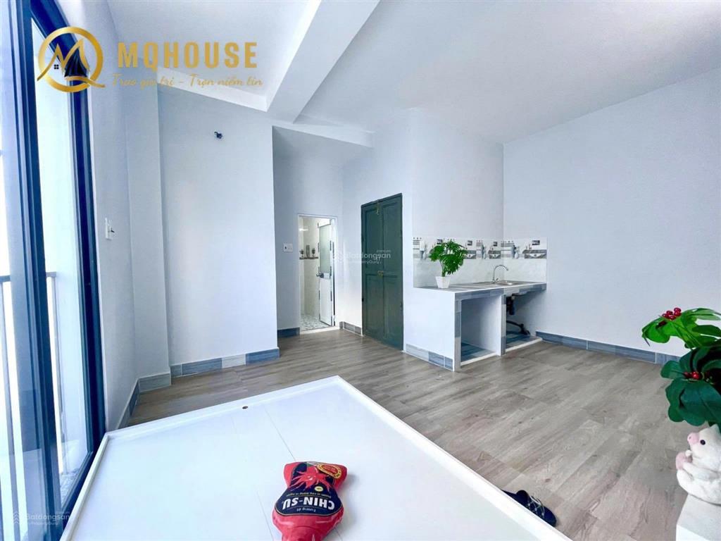 Phòng ban công sạch sẽ đầy đủ nội thất thoáng mát ở chu văn an  học viện cán bộ  quận bình thạnh