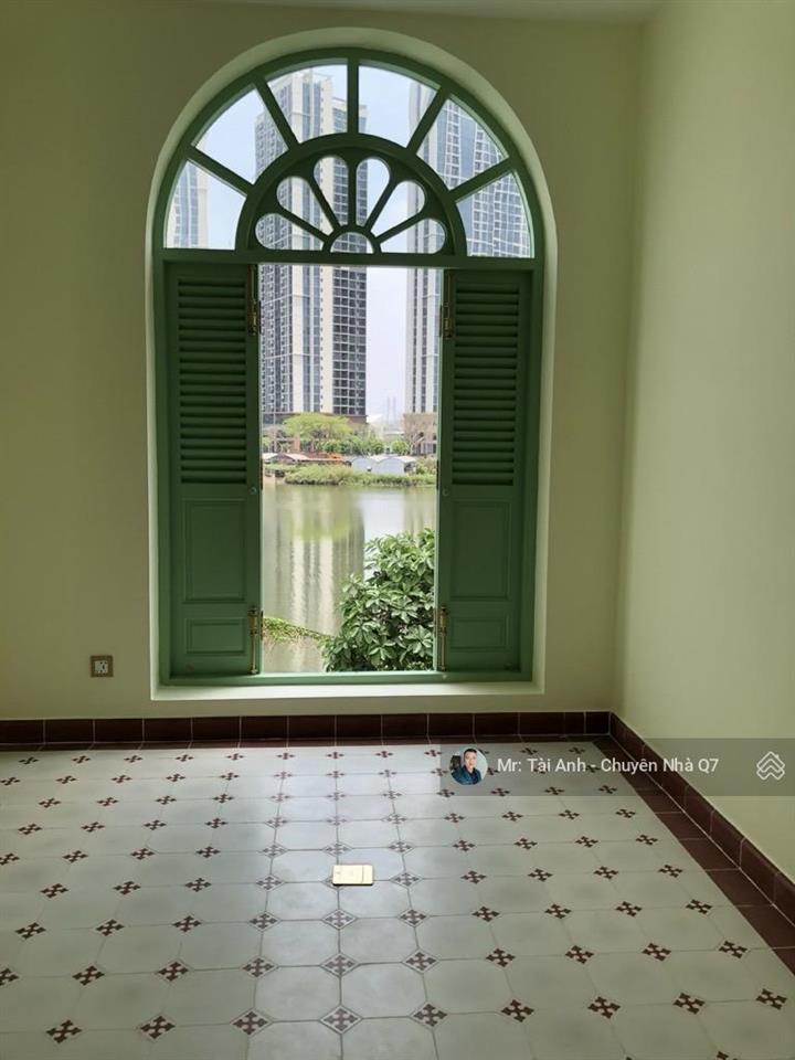 Biệt thự cổ điển, lô góc 2 mặt tiền nguyễn văn linh  ngang 9m view sông thoáng mát chỉ 17,3 tỷ