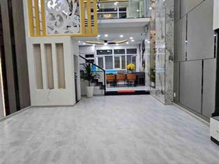 Bán gấp nhà hoàng quốc việt đẹp không tì vết 5 tầng full nội thất đẳng cấp, sang trọng chỉ 16 tỷ