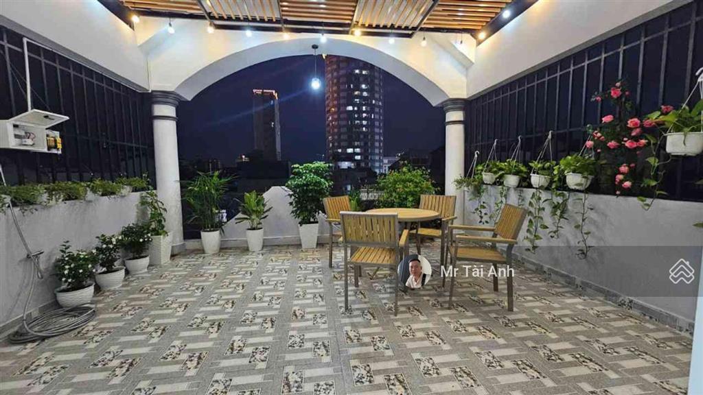 Bán gấp nhà hoàng quốc việt đẹp không tì vết 5 tầng full nội thất đẳng cấp, sang trọng chỉ 16 tỷ