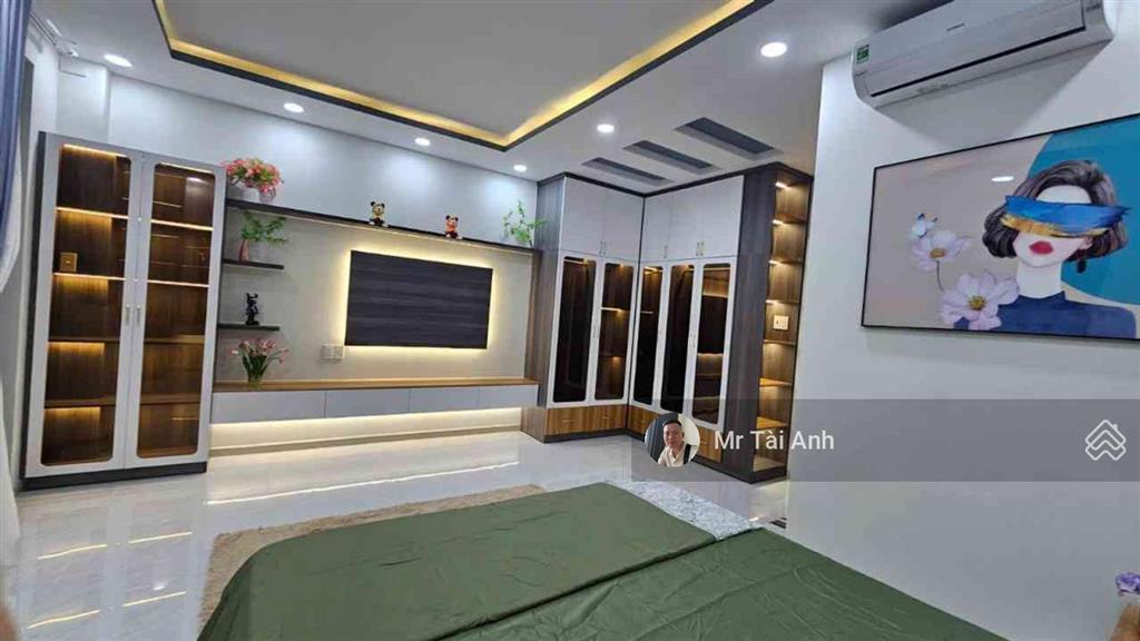 Bán gấp nhà hoàng quốc việt đẹp không tì vết 5 tầng full nội thất đẳng cấp, sang trọng chỉ 16 tỷ