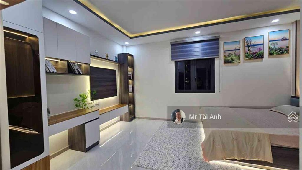 Bán gấp nhà hoàng quốc việt đẹp không tì vết 5 tầng full nội thất đẳng cấp, sang trọng chỉ 16 tỷ