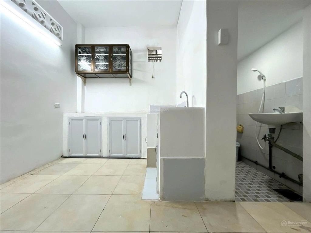 Nhà lô góc sổ hồng riêng  hẻm 3 gác 2 tầng không quy hoạch chỉ 3,3 tỷ thương lượng