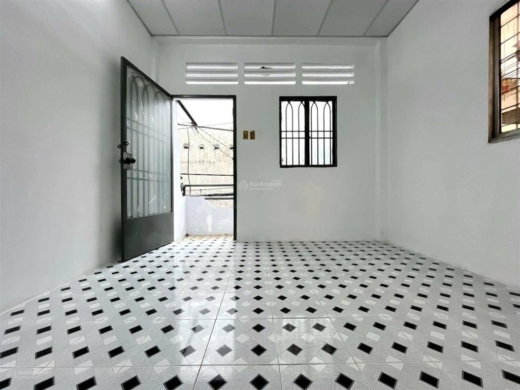 Nhà lô góc sổ hồng riêng  hẻm 3 gác 2 tầng không quy hoạch chỉ 3,3 tỷ thương lượng