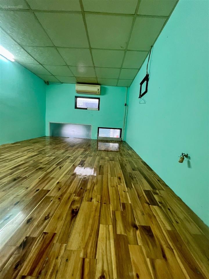 Chính chủ 1 đời  nhà 3 tầng kiên cố vào ở ngay, sổ hồng riêng, kdc hiện hữu chỉ 3,2 tỷ