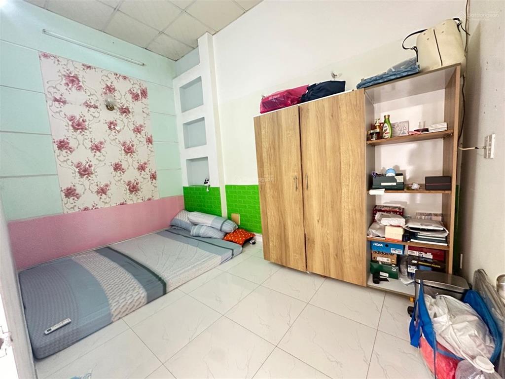 Nhà kế phú mỹ hưng 80m vuông vức  3 phòng ngủ, gara ô tô riêng, giá 6,5 tỷ