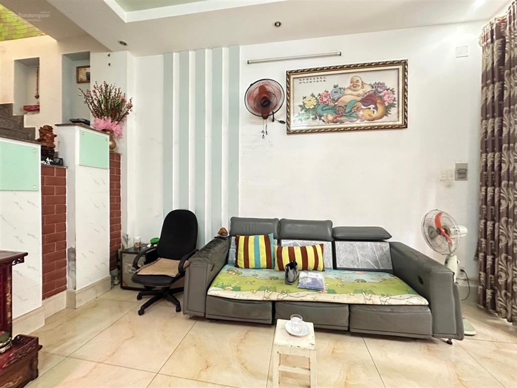 Nhà kế phú mỹ hưng 80m vuông vức  3 phòng ngủ, gara ô tô riêng, giá 6,5 tỷ