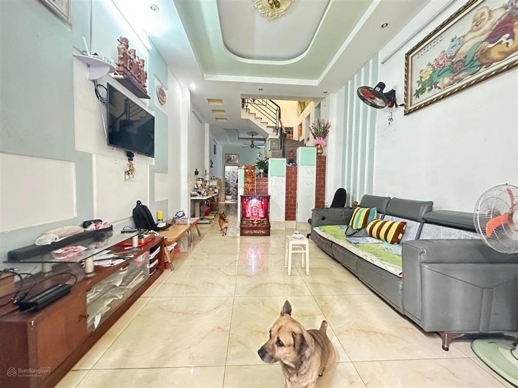 Nhà kế phú mỹ hưng 80m vuông vức  3 phòng ngủ, gara ô tô riêng, giá 6,5 tỷ