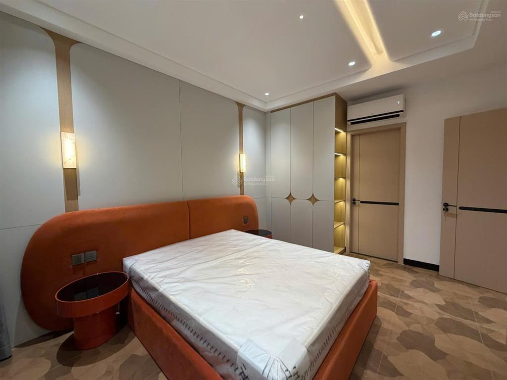 13 tỷ mua được gì ở quận 7? nhà 4 tầng, hẻm 8m, chỉ 30m ra mặt tiền lý phục man!
