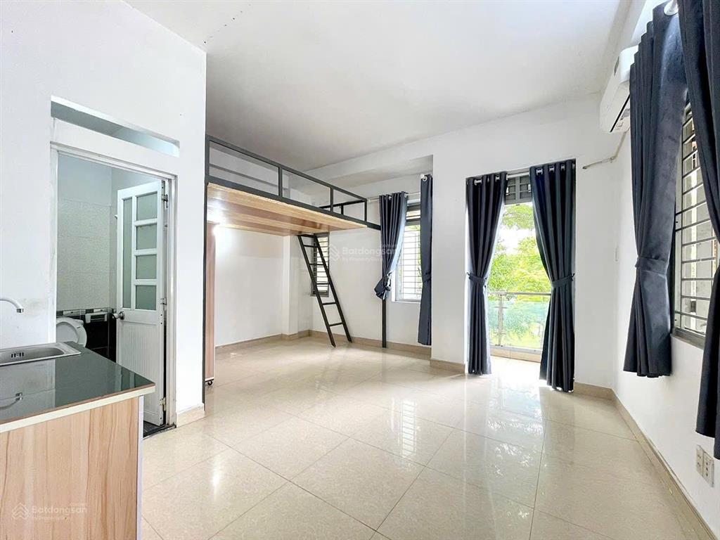Cho thuê phòng có gác, 35m2, ban công ngay đh văn lang  đặng thùy trâm, bình thạnh