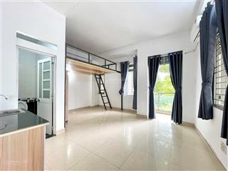 Cho thuê phòng có gác, 35m2, ban công ngay đh văn lang  đặng thùy trâm, bình thạnh