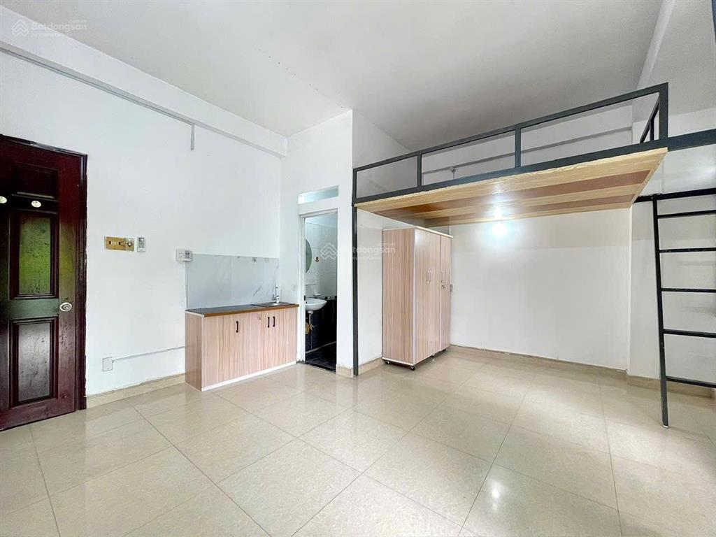 Cho thuê phòng có gác, 35m2, ban công ngay đh văn lang  đặng thùy trâm, bình thạnh