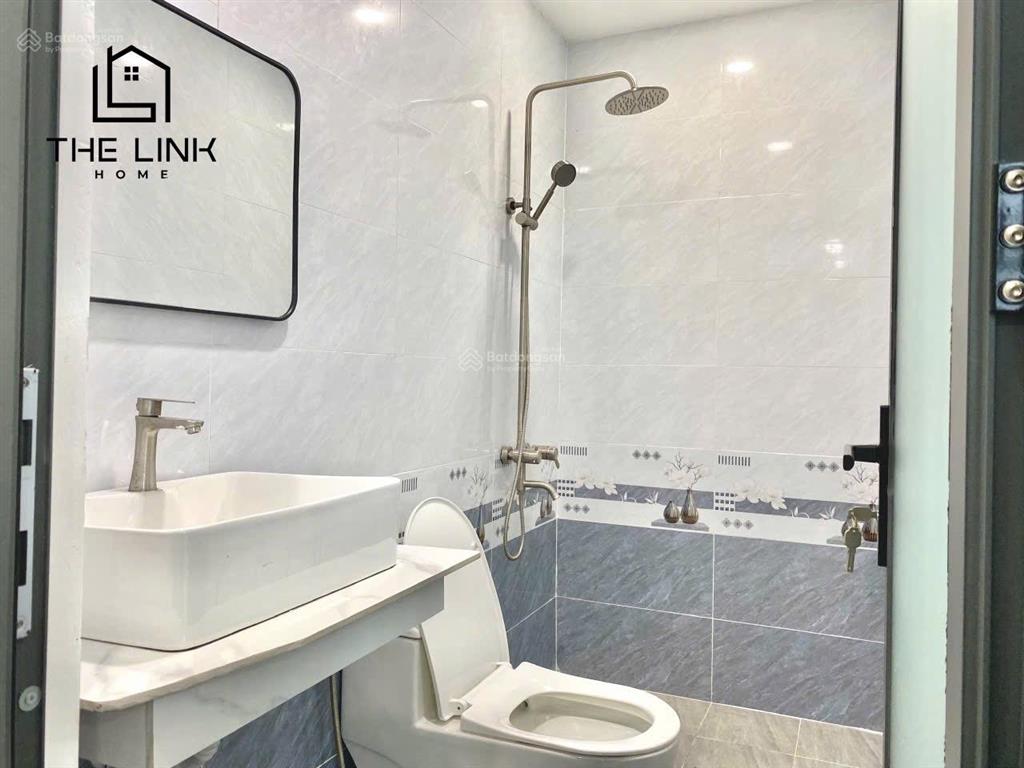 Cho thuê phòng, 50m2, cửa sổ thoáng, ban công rộng, ngay đh ngoại thương, hutech, bình thạnh