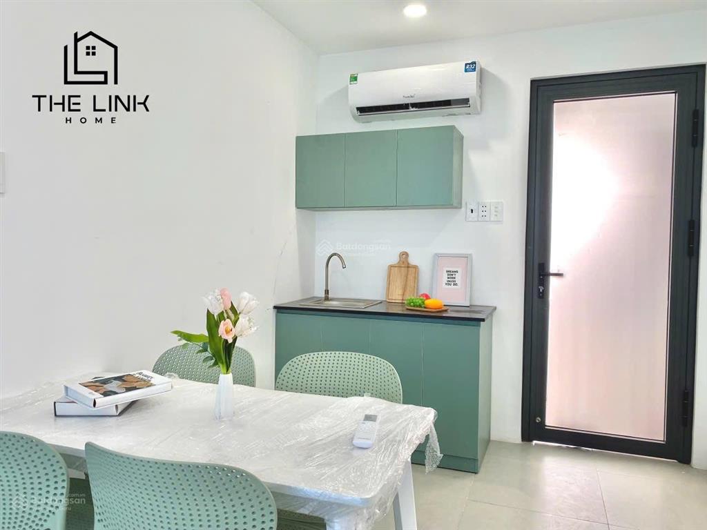 Cho thuê phòng, 50m2, cửa sổ thoáng, ban công rộng, ngay đh ngoại thương, hutech, bình thạnh