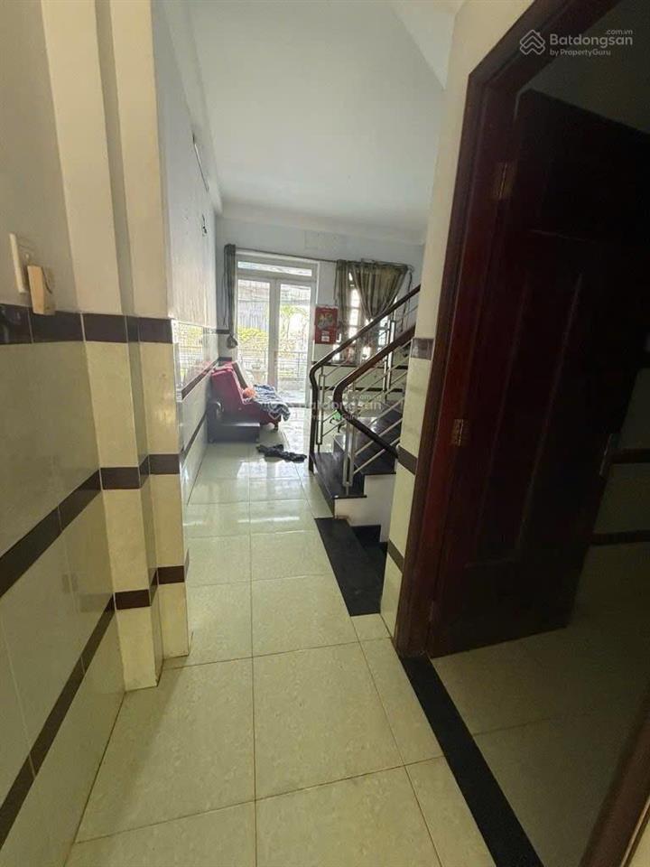 Nhà 2 mtkd, xe tải vi vu, dt 105m2, lộ giới tí tẹo, 2 tầng btct, nhỉnh 10 tỷ tl