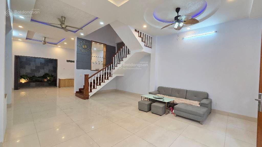 Hẻm 8m ôtô đậu cửa, k lộ giới, dt 85m2, hương lộ 3, bhh, sát aeon tân phú, chỉ 8.x tỷ nhỏ giọt