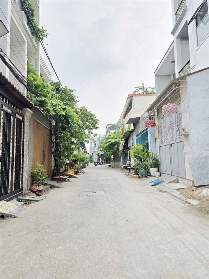 Hàng ngon chdv 5 tầng, 11pn, dt 80m2, dòng tiền 60tr/tháng, ngã 4 bốn xã, giáp tân phú, nhỉnh 10 tỷ